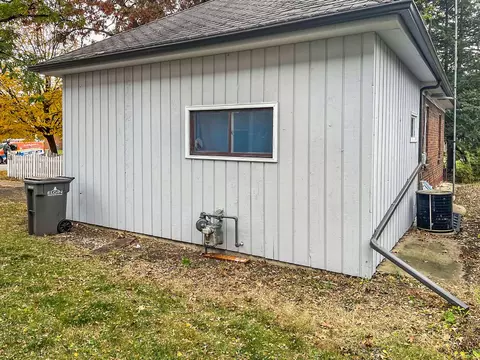 658 Algona Ave, Elgin, IL 60120 photo 3