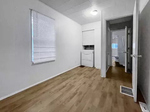 658 Algona Ave, Elgin, IL 60120 photo 14