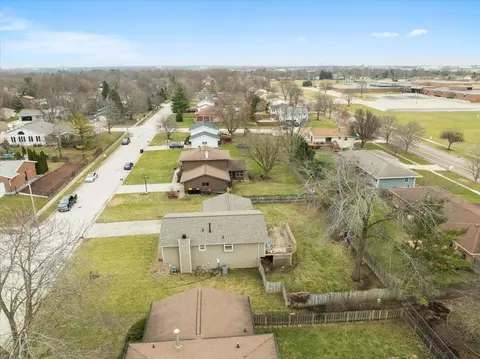 305 N Bone Dr, Normal, IL 61761 photo 27