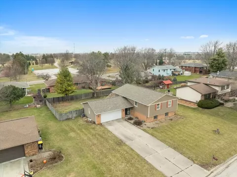 305 N Bone Dr, Normal, IL 61761 photo 25