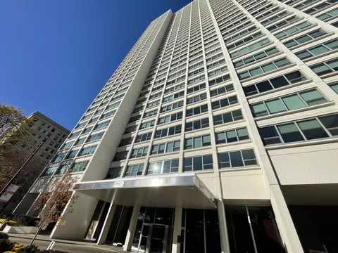 1700 E 56th St #1709, Chicago, IL 60637