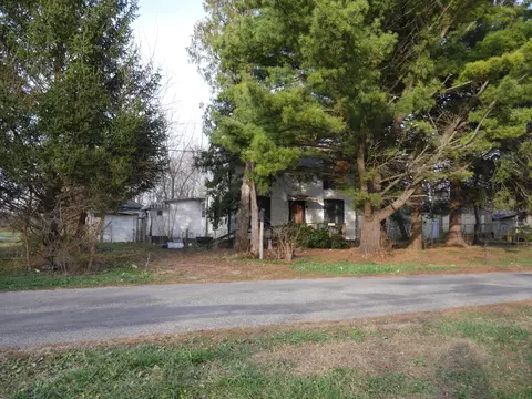 Exterior - 495 W Concord Pl, Sheldon, IL 60966 photo 5 of 12