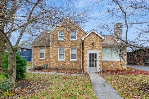 534 4th St, Lemont, IL 60439