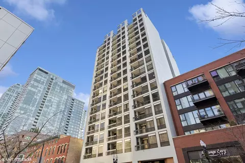 1212 N Wells St #1305, Chicago, IL 60610
