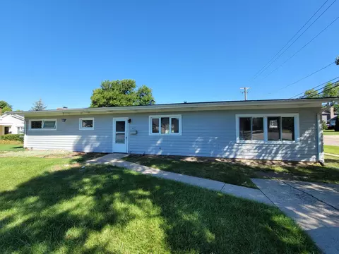 921 Parkway Dr, Wheaton, IL 60187