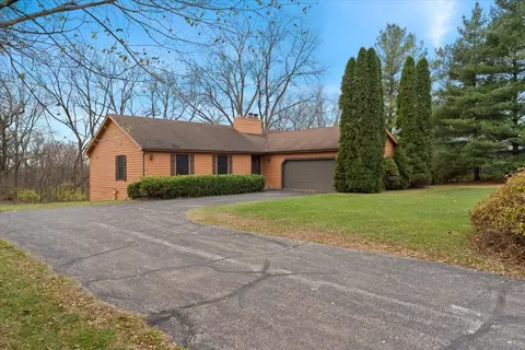 2407 Elk Dr, Spring Grove, IL 60081