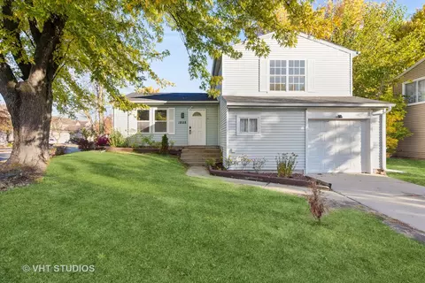 1855 Walden Cir, Aurora, IL 60506