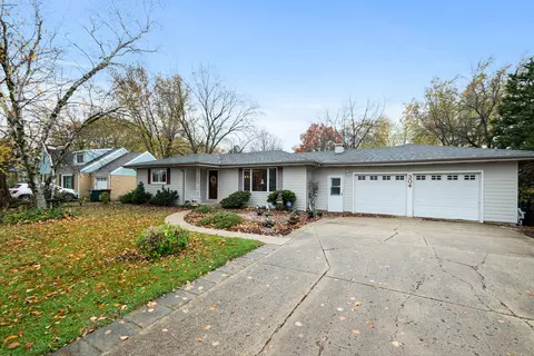 304 Willow St, Frankfort, IL 60423