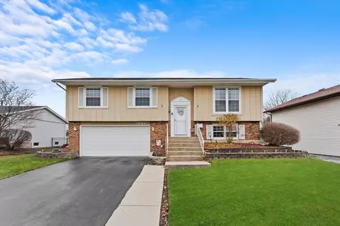 7623 W Newcastle Dr, Frankfort, IL 60423
