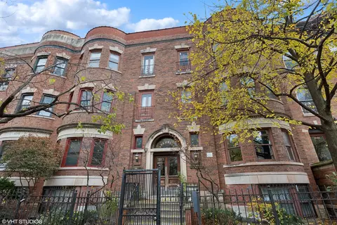 4059 N Sheridan Rd #2, Chicago, IL 60613