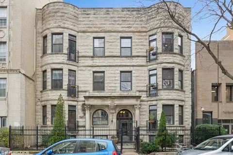 929 W Eastwood Ave #1W, Chicago, IL 60640