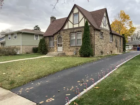 434 Westmoreland Ave, Waukegan, IL 60085