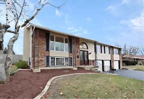 3805 Lexington Dr, Hoffman Estates, IL 60195
