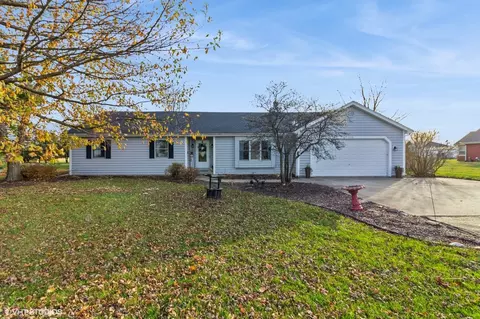 2370 N 41st Rd, Sheridan, IL 60551