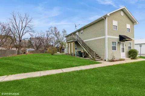 101 N Church St, Millington, IL 60537