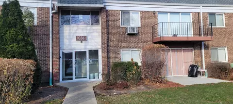 10361 Dearlove Rd #2K, Glenview, IL 60025