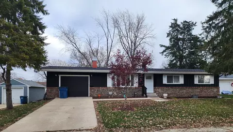 1114 Marcy St, Ottawa, IL 61350