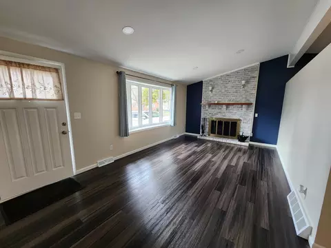 1114 Marcy St, Ottawa, IL 61350 photo 2
