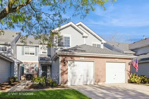212 Sierra Pass Dr, Schaumburg, IL 60194