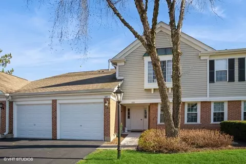 489 Green Bridge Ln #B, Prospect Heights, IL 60070