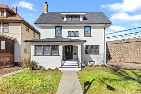 1500 W Sherwin Ave, Chicago, IL 60626