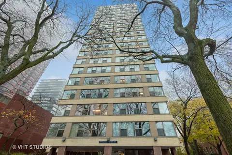 2970 N Lake Shore Dr #12B, Chicago, IL 60657