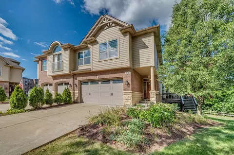 412 Provence Ct, Lisle, IL 60532