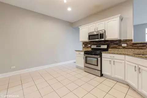 2341 Summerlin Dr, Aurora, IL 60503 photo 4