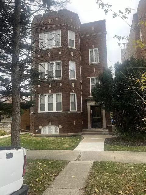 7920 S Trumbull Ave, Chicago, IL 60652