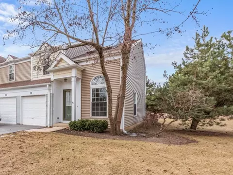 19 E Shag Bark Ln #0, Streamwood, IL 60107