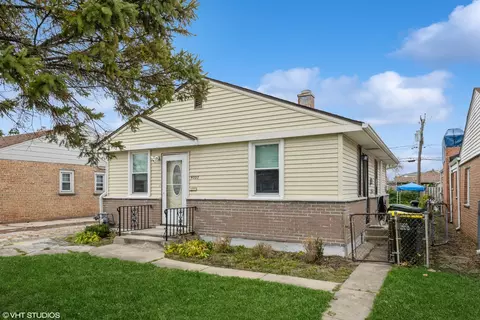 4337 Ruby St, Schiller Park, IL 60176