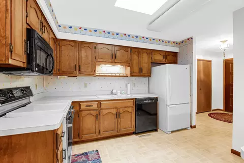 Kitchen - 615 E Walnut St, Peotone, IL 60468 photo 2 of 3