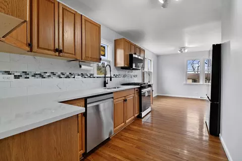 2423 Beachside Rd, Mchenry, IL 60050 photo 3