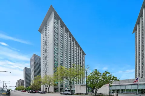 3600 N Lake Shore Dr #907, Chicago, IL 60613