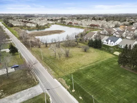 2070 Sheffer Rd, Aurora, IL 60505