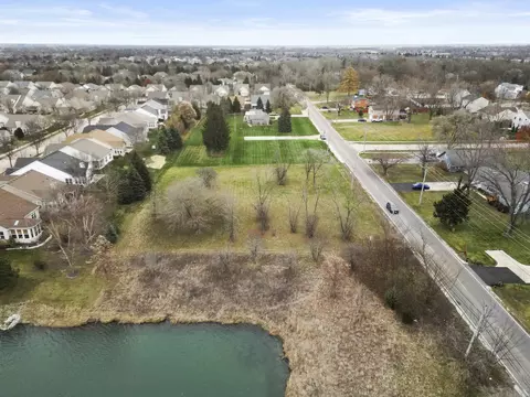 2070 Sheffer Rd, Aurora, IL 60505 photo 6