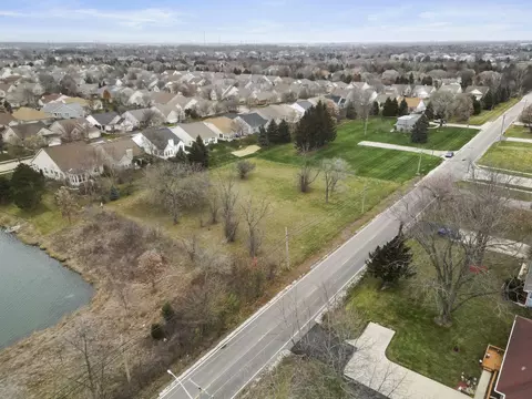 2070 Sheffer Rd, Aurora, IL 60505 photo 7