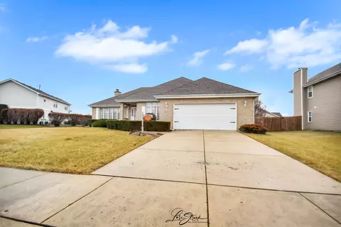 8135 W Harvest Dr, Frankfort, IL 60423