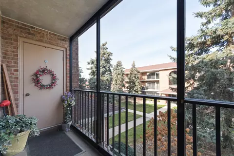 Exterior - 4943 E Circle Dr #303, Crestwood, IL 60445 photo 4 of 6