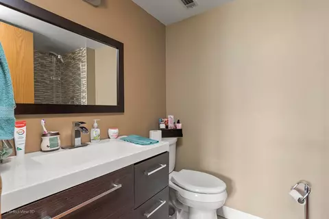 Bath - 4943 E Circle Dr #303, Crestwood, IL 60445 photo 3 of 4