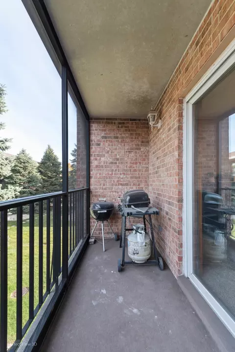 Exterior - 4943 E Circle Dr #303, Crestwood, IL 60445 photo 5 of 6