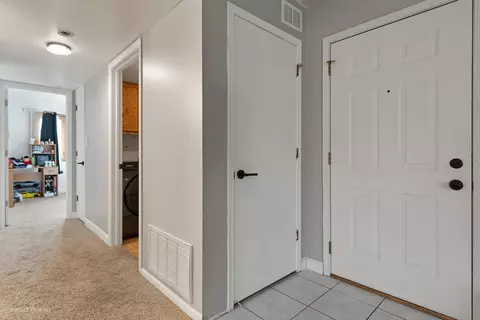 Entry Way - 4943 E Circle Dr #303, Crestwood, IL 60445 photo 1 of 1
