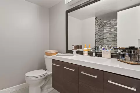 Bath - 4943 E Circle Dr #303, Crestwood, IL 60445 photo 1 of 4