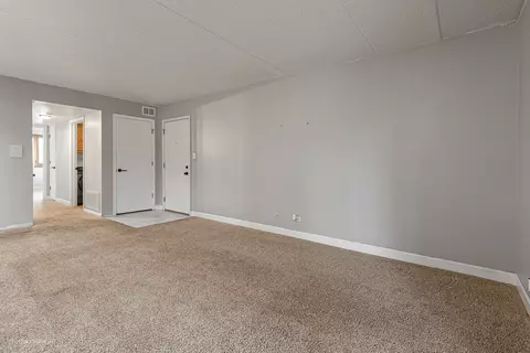 Living - 4943 E Circle Dr #303, Crestwood, IL 60445 photo 2 of 2