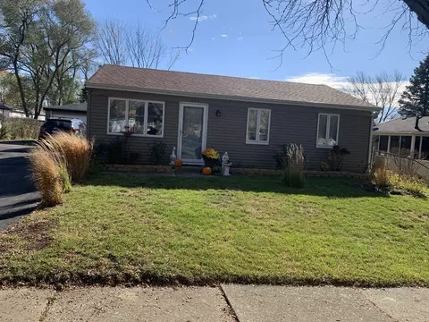 208 Creekside Dr, Bolingbrook, IL 60440