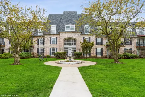 5400 Carriageway Dr #104, Rolling Meadows, IL 60008