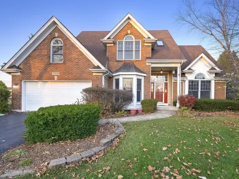 26 W088 Houghton Ln, Winfield, IL 60190