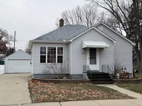 2622 4th St, Peru, IL 61354