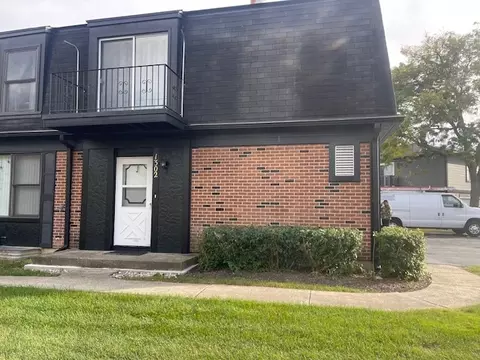 1302 Inverrary Ln #1302, Deerfield, IL 60015