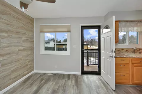 Entry Way - 1405 E Vernon Ave #4, Normal, IL 61761 photo 2 of 3